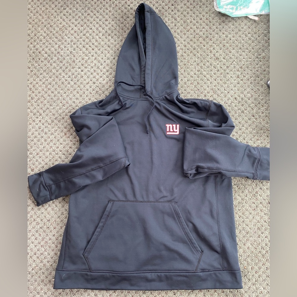 Men’s XL New York Giants hoodie.
